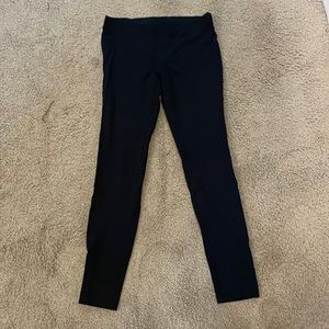 Hue, Black Leggings, Size M.